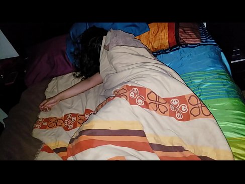 ❤️ Ögey oğul gənc ögey anası yatarkən onu təhqir edir. ️❌ Porno bizdə az.tvmarket.top ❤